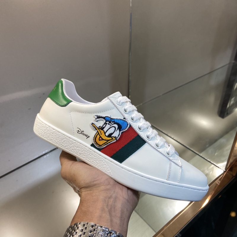 G*u*i casual shoes